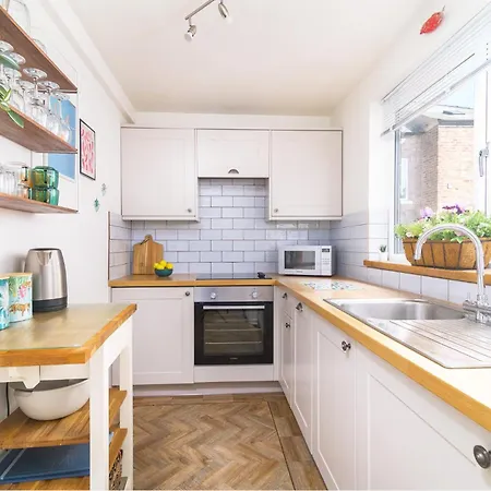 Salt Wind House - 휫비