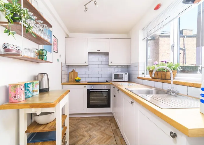 Salt Wind House - 휫비